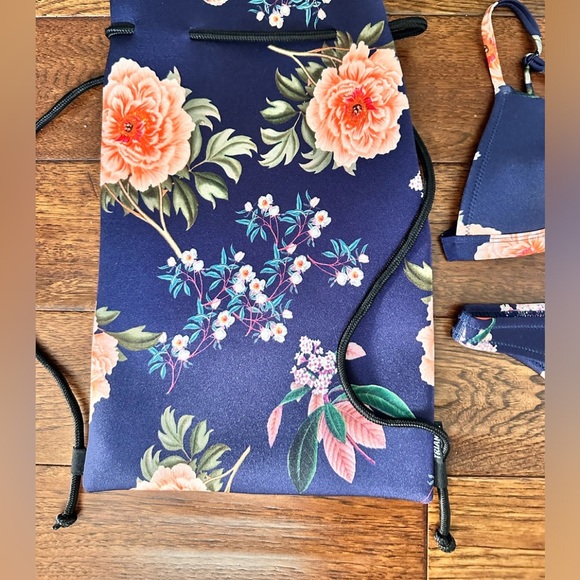 Triangl Navy Delilah Bikini w/ Bag Size Small - Picture 8 of 11